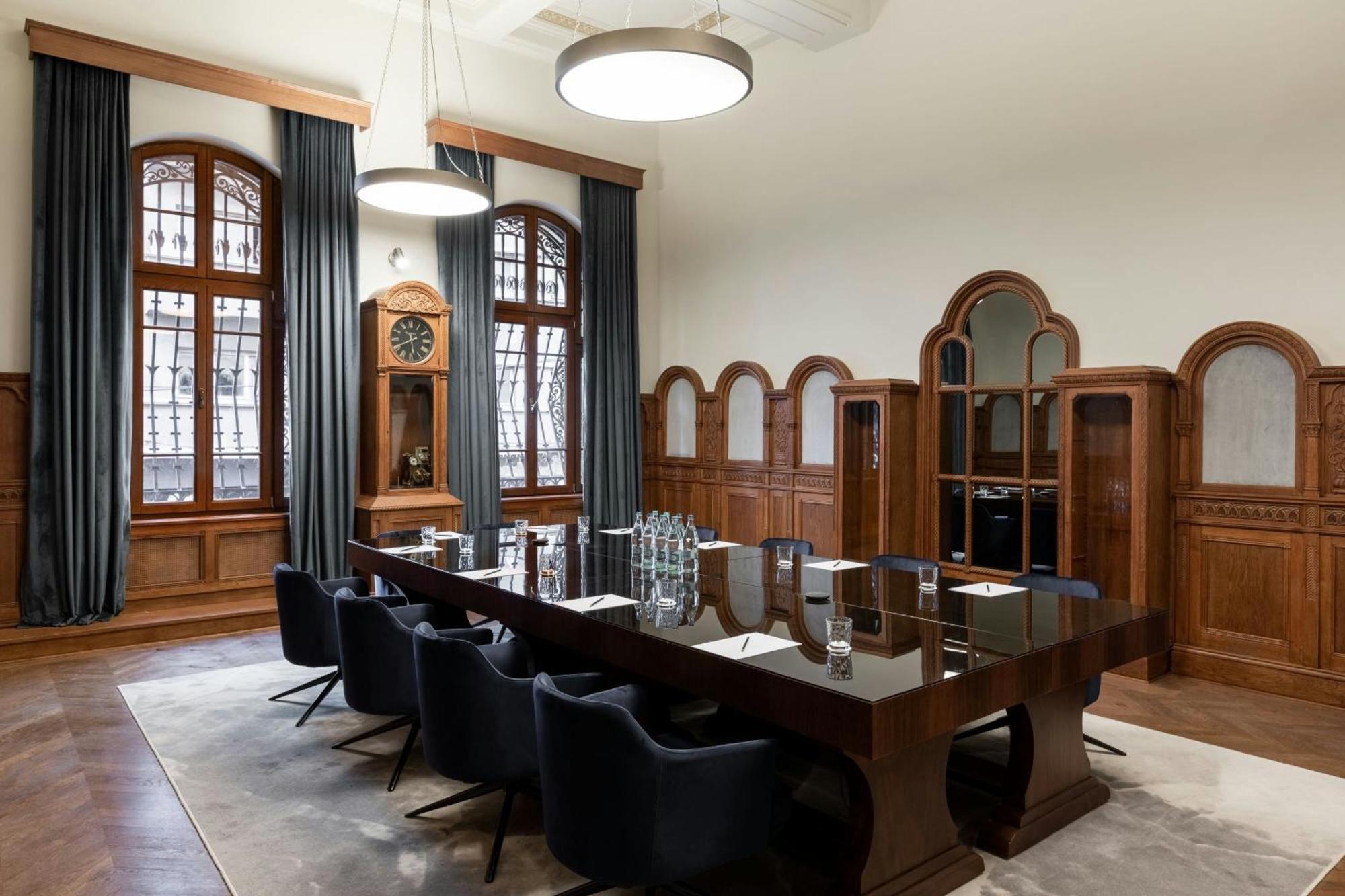 The Marmorosch Bucharest, Autograph Collection Hotel Luaran gambar The boardroom of the Swiss National Bank