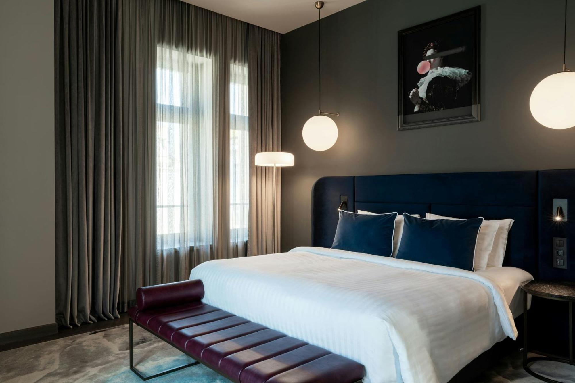 The Marmorosch Bucharest, Autograph Collection Hotel Luaran gambar A bedroom at the hotel