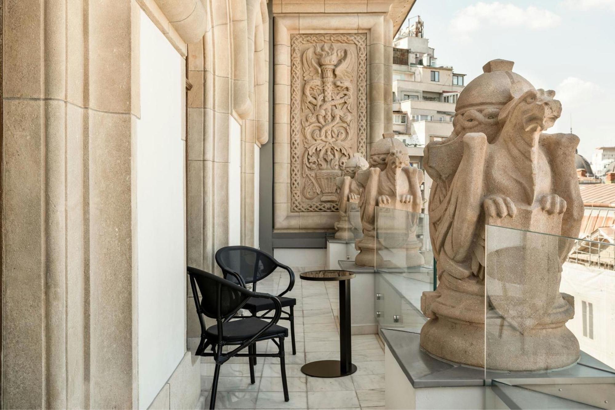 The Marmorosch Bucharest, Autograph Collection Hotel Luaran gambar The balcony of the suite